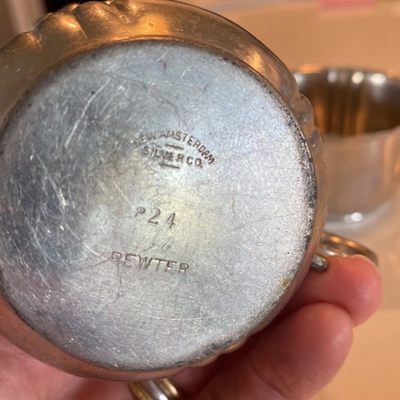 1930s New Amsterdam Silver Co Pewter P24 2 Piece Set 1.75” Creamer & Sugar Bowl - Picture 2 of 5